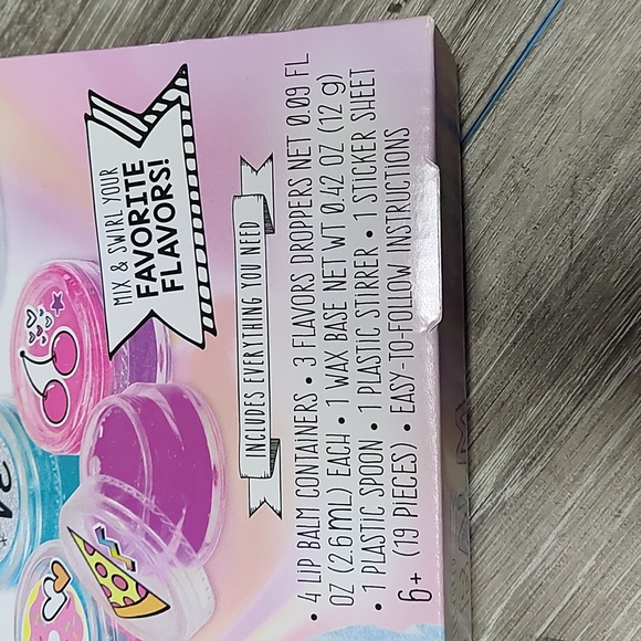 NIB Make It Mine Flavored Lip Balm Creation Kit - Picture 3 of 3